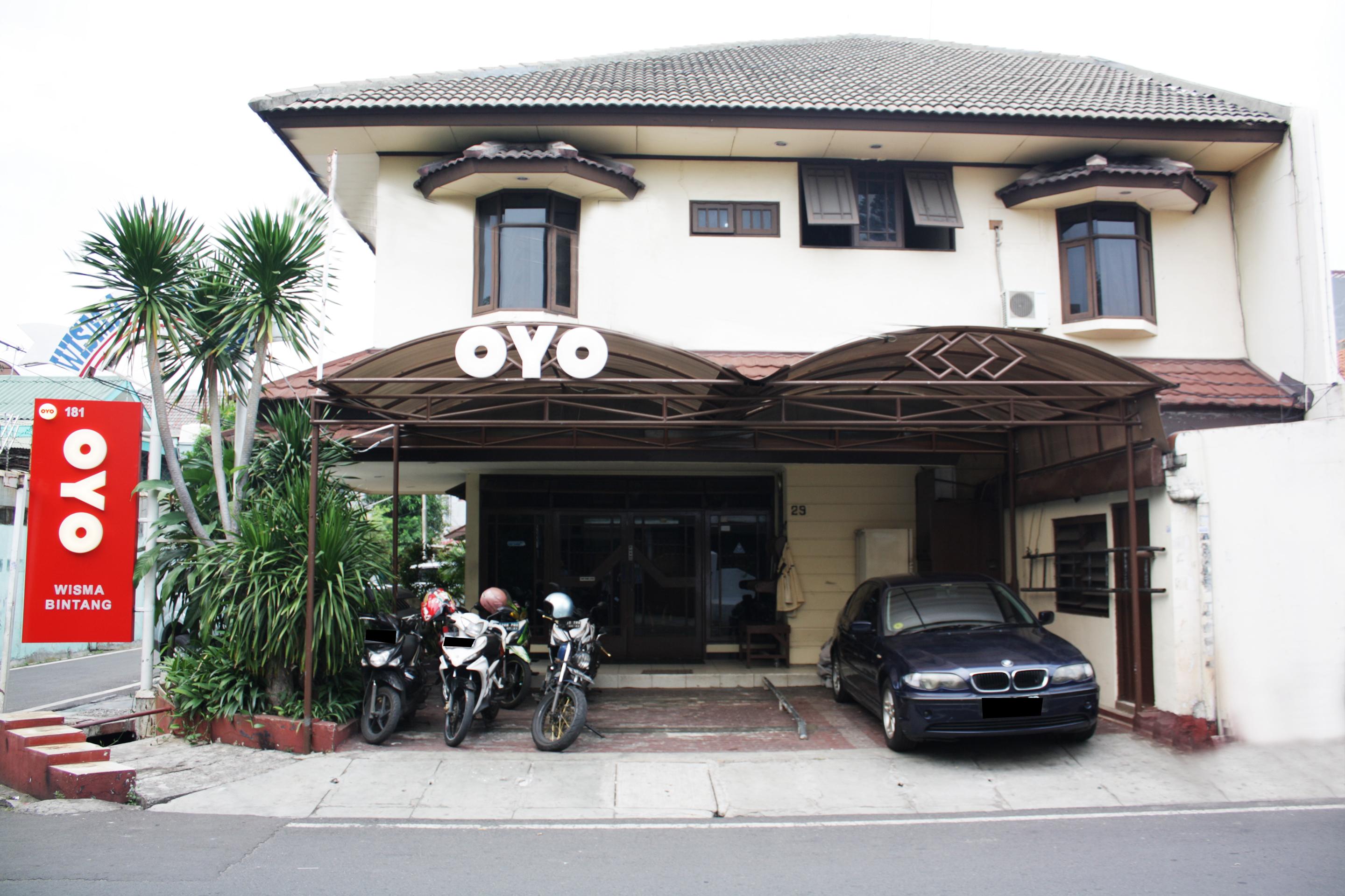 Vaccinated Staff - Oyo 181 Wisma Bintang Τζακάρτα Εξωτερικό φωτογραφία