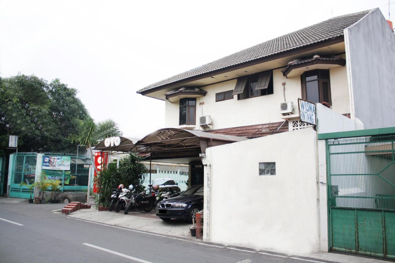 Vaccinated Staff - Oyo 181 Wisma Bintang Τζακάρτα Εξωτερικό φωτογραφία